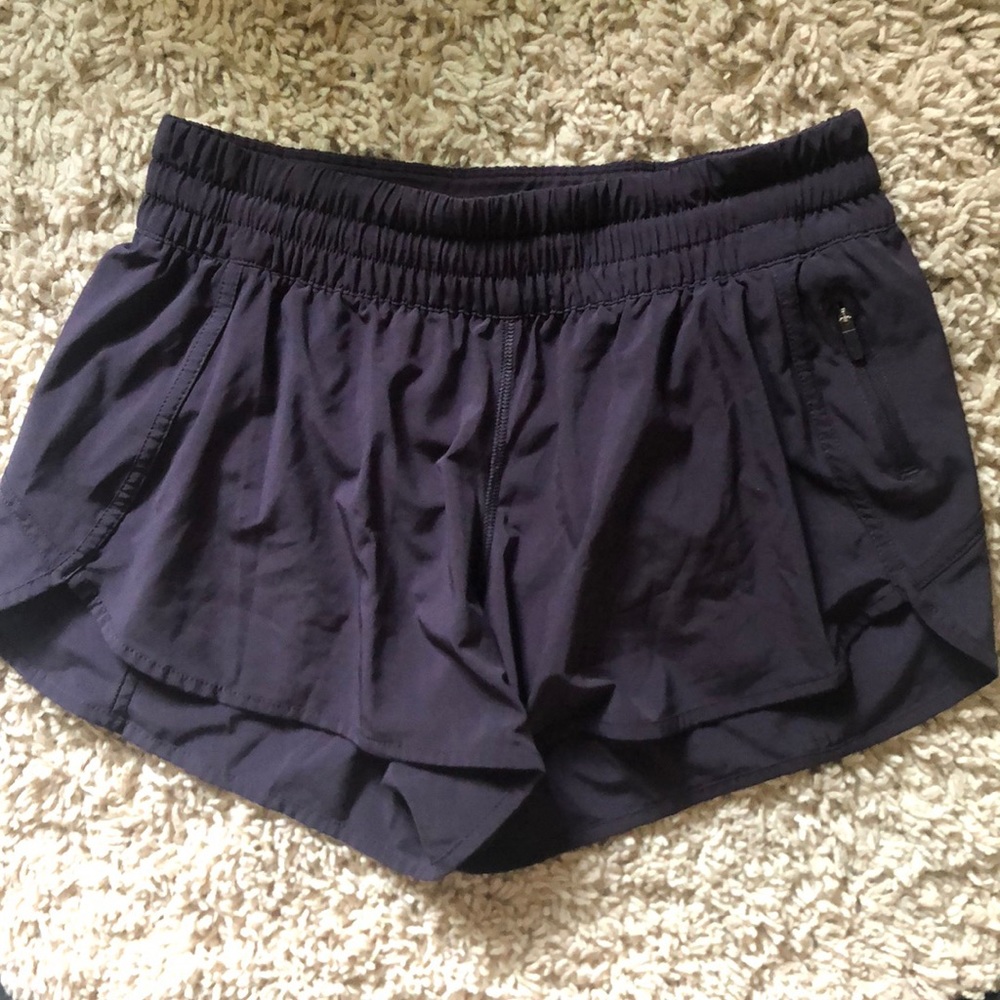 Lululemon tracker shorts 4”